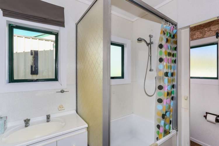 13 Ashwell Drive Port Waikato_12