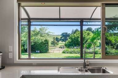 62 Medhurst Road North_3