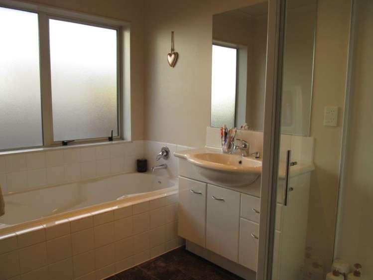 25 Briar Crescent Alexandra_15