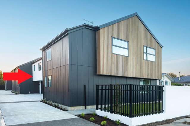 ST ALBANS - NEAR NEW FOUR BEDROOM TOWNHOUSE, PET NEGOTIABLE