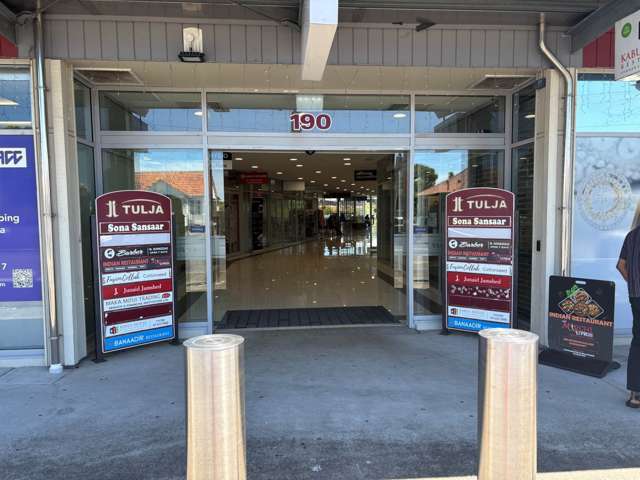 39M² BEAUTIFUL RETAIL / OFFICE FOR LEASE