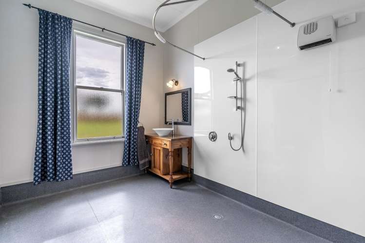 38 Bath Road Riverton_13