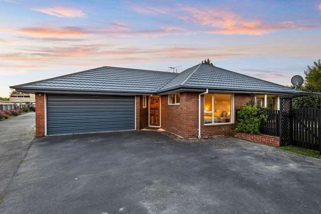 Solid Brick, Sunny & Seriously Convenient