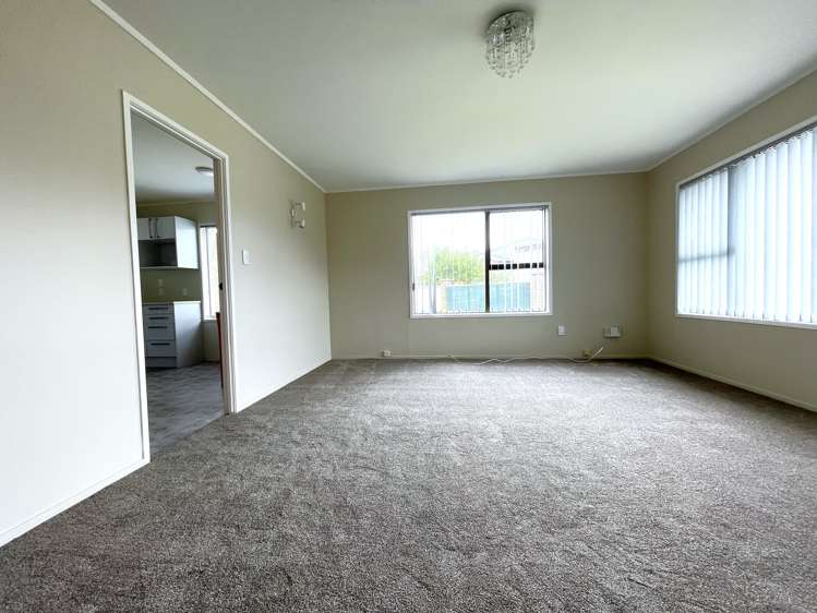 2/6 Papatahi Place Henderson_6