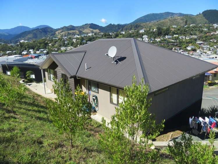 25 Saint Lawrence Street Toi Toi_13