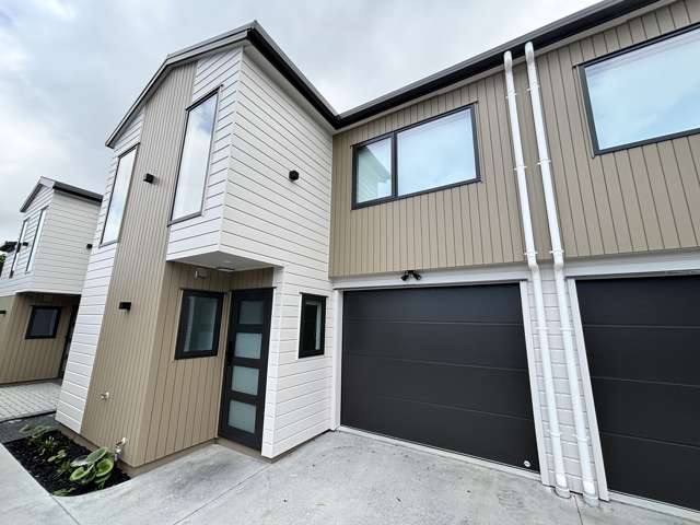 Brand New 4 Bedroom Home with Ensuite and Internal Access Parking