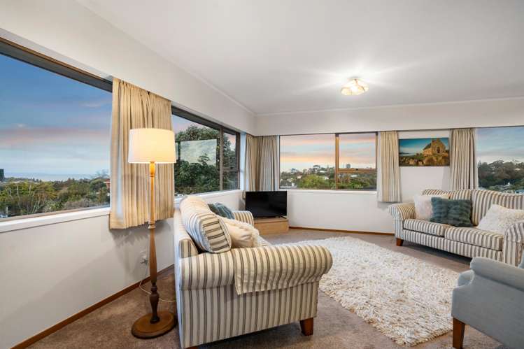 8 Helvetia Drive Browns Bay_9