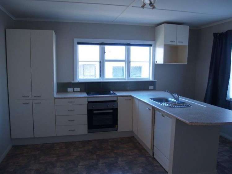 8 Raukawa Street Otaki_11