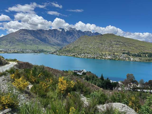 Reserve frontage lake-view section in Silver Creek