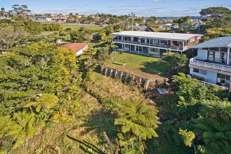 669 East Coast Road Browns Bay_35