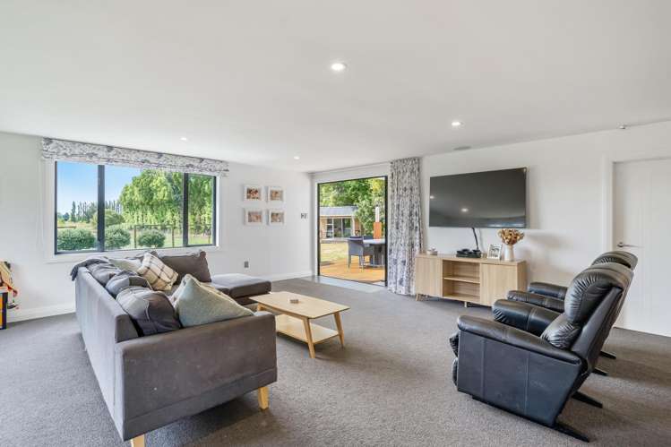 64 Lochiel Bridge Road Winton Surrounds_6