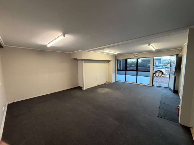 B/7 Waipareira Avenue Henderson North_7