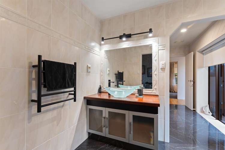 5 Kotare Place Sandspit_16