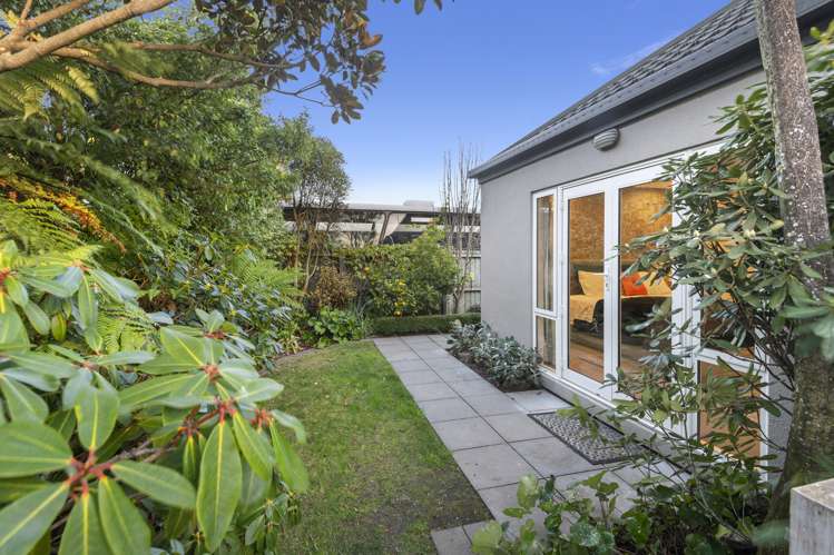 7 Douglas Street Lincoln_25