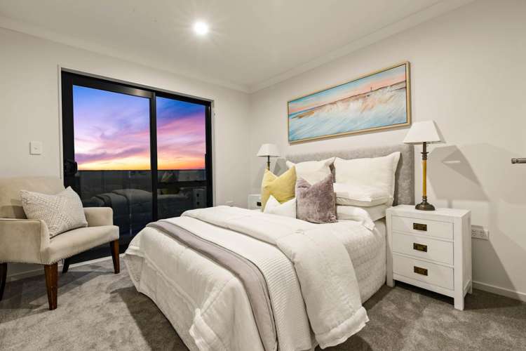 35 Michael Bosher Way Flat Bush_18