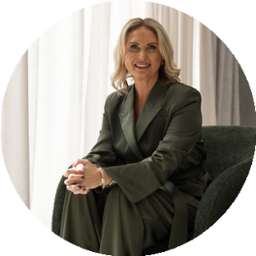 Dee Gillard
