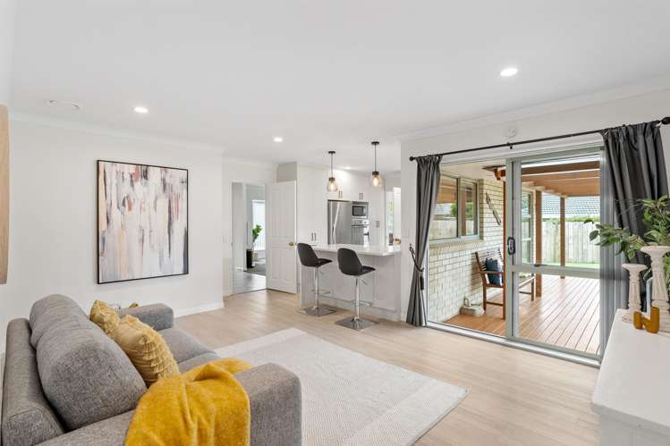 5 Bernie Edwards Place Botany Downs_12