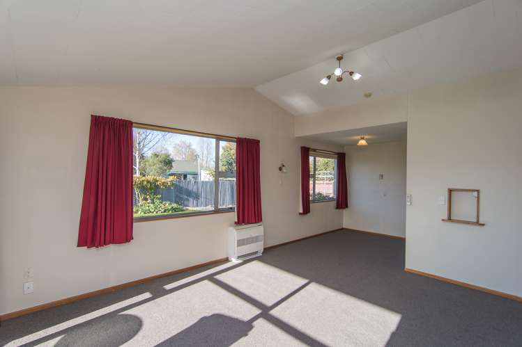 2/216 King Street Temuka_13