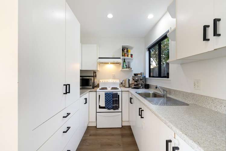 2/66 Clare Road Saint Albans_6