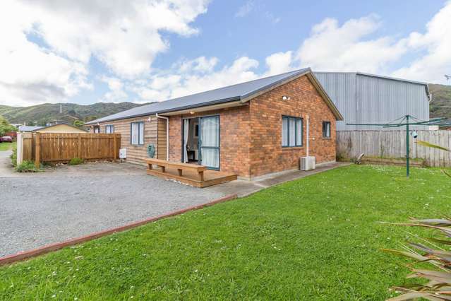 2/4 Ipswich Grove Wainuiomata_1