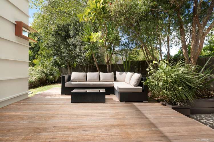 8a Wairata Place Te Atatu South_9