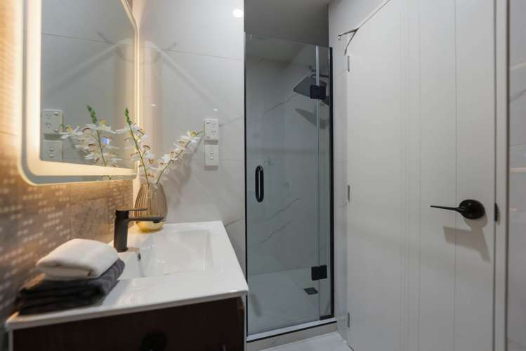 1 Puhakehake Place Flat Bush_21