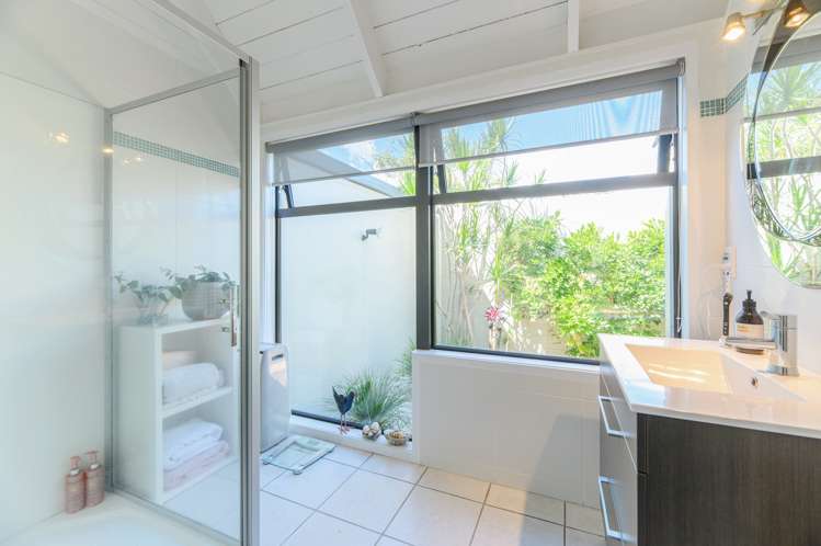 6 Bamfield Place Hillsborough_18