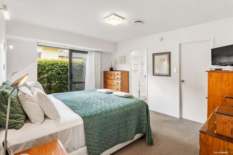 2/42 Stewart Gibson Place Manurewa_7