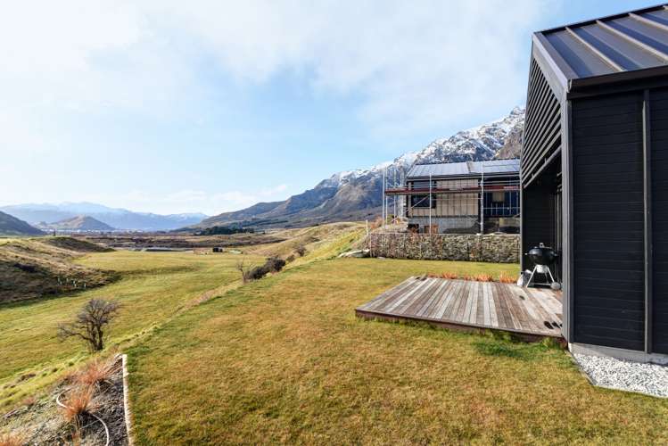 38 Falconer Rise Jacks Point_17