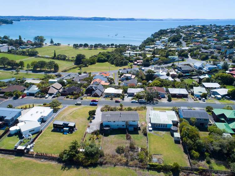 11 Kathy Terrace Stanmore Bay_13