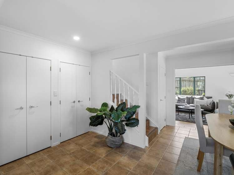 2/62 Target Road Totara Vale_7