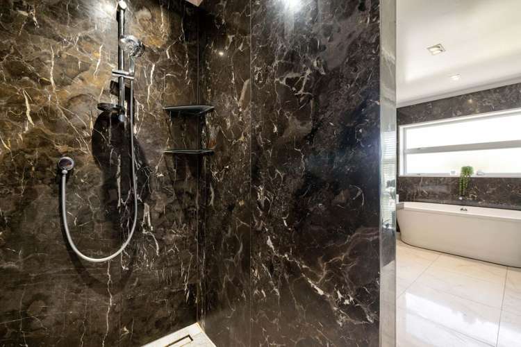 163 Lake Crescent Hamilton Lake_15