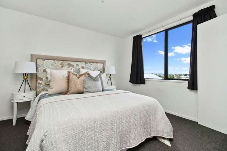 13, 68 Mountain Road Mt Wellington_14