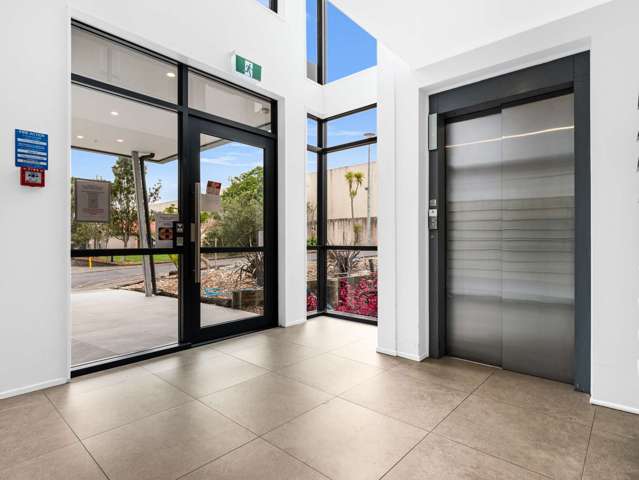 10D, 30 Westward Ho Glen Eden_1