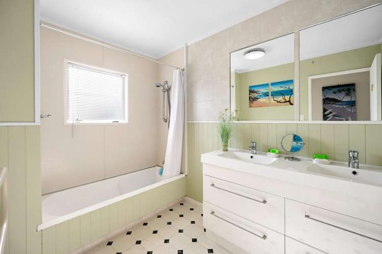 53 Splitt Avenue Glenview_20