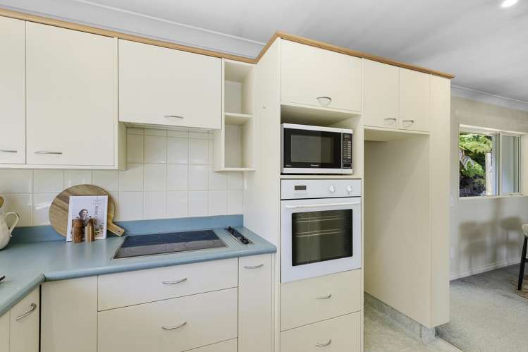 233A Whites Line East Waiwhetu_8