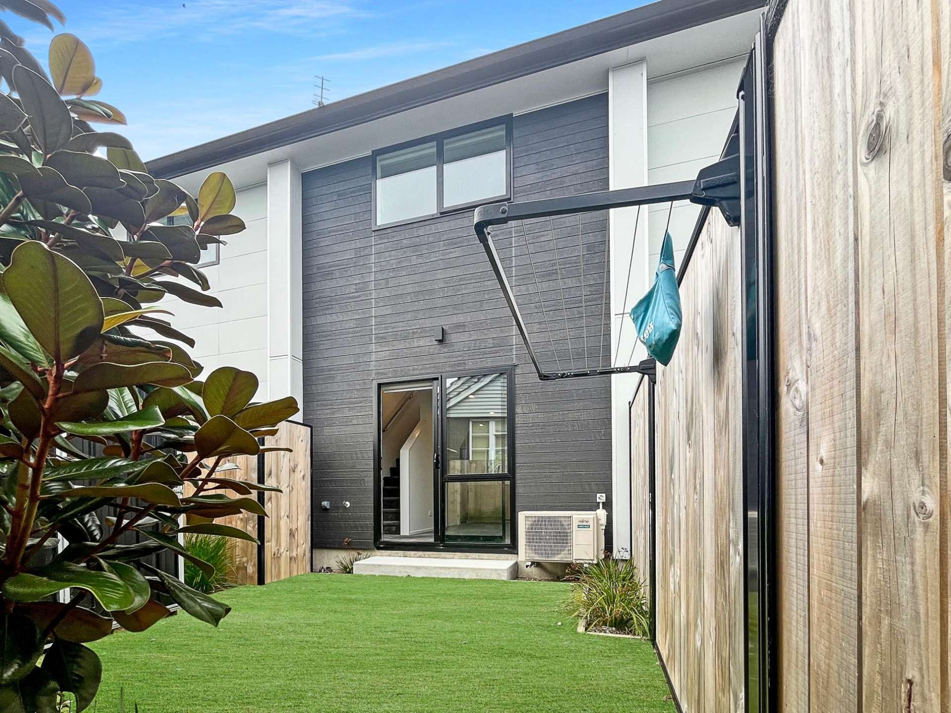  2/8 Rainey Grove Taitā_0