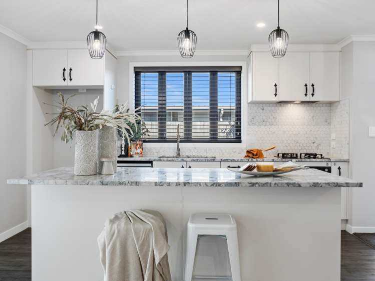 82 Puhirake Crescent Pyes Pa_8