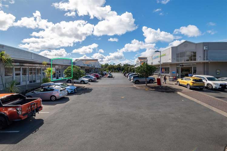 Unit, B8 5/19 Factory Road Waimauku_7