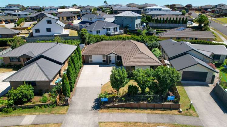 64 Farnborough Drive Grandview Heights_22