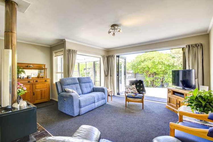 5 Collins Drive Waikuku Beach_2