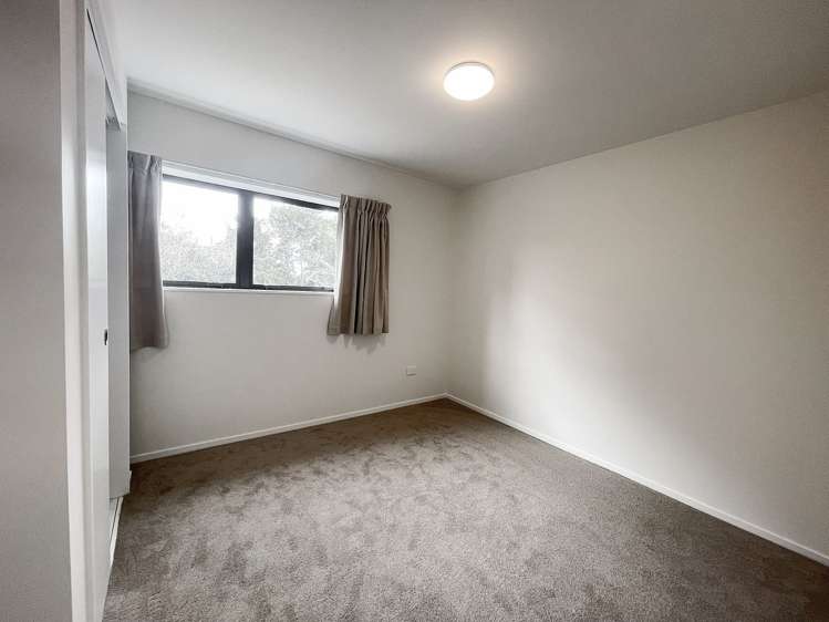 2/338 Royal Road Massey_3