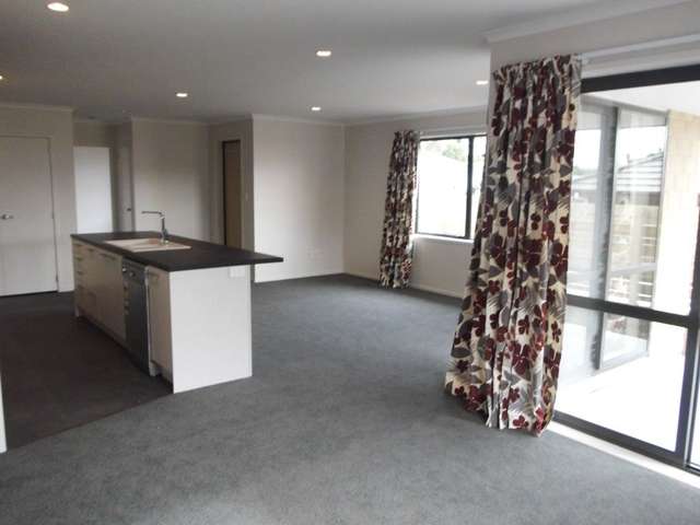 4 Austen Way Hairini_2