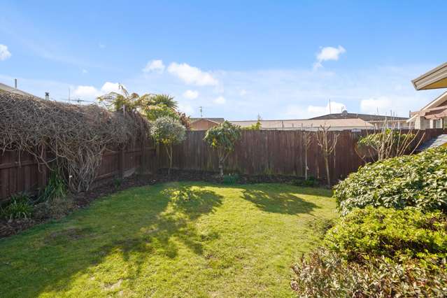 15b Salford Avenue Redwood_4