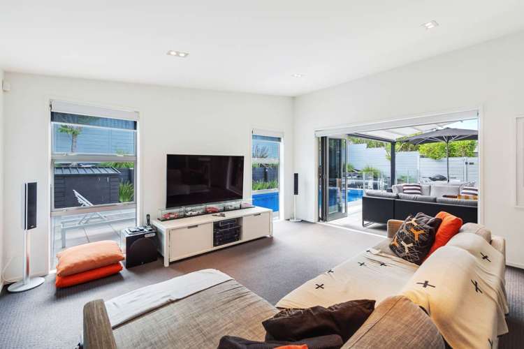 64 Lake Panorama Drive Henderson_8