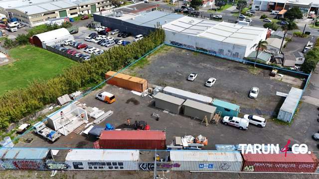 Large 3,100sqm Yard in Prime Location