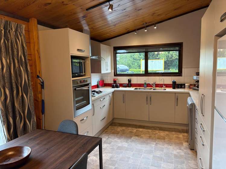 52 Sunset Road Mangakakahi_3