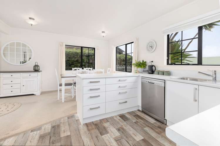 129 Seaview Road Paraparaumu Beach_5