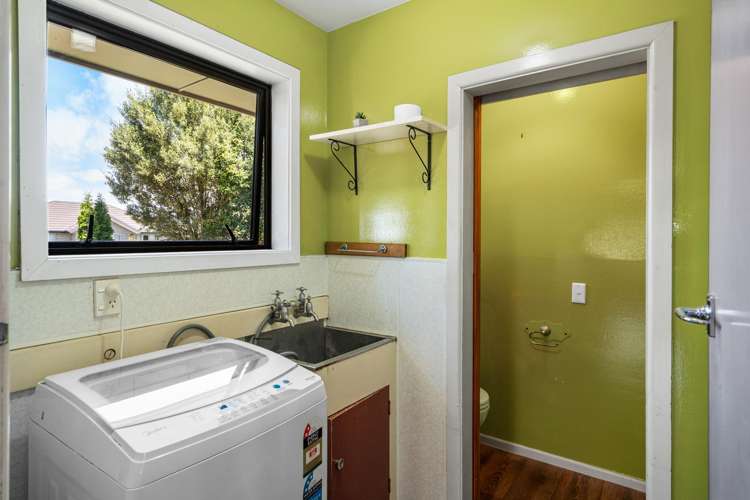 16 George Street Rolleston_15