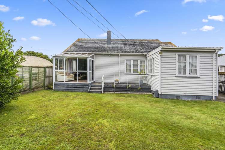 38 Hall Crescent Epuni_0